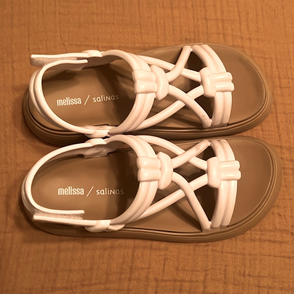 Melissa / Salinas shiny white weave sandals with tan cushioned footbed - size: 6